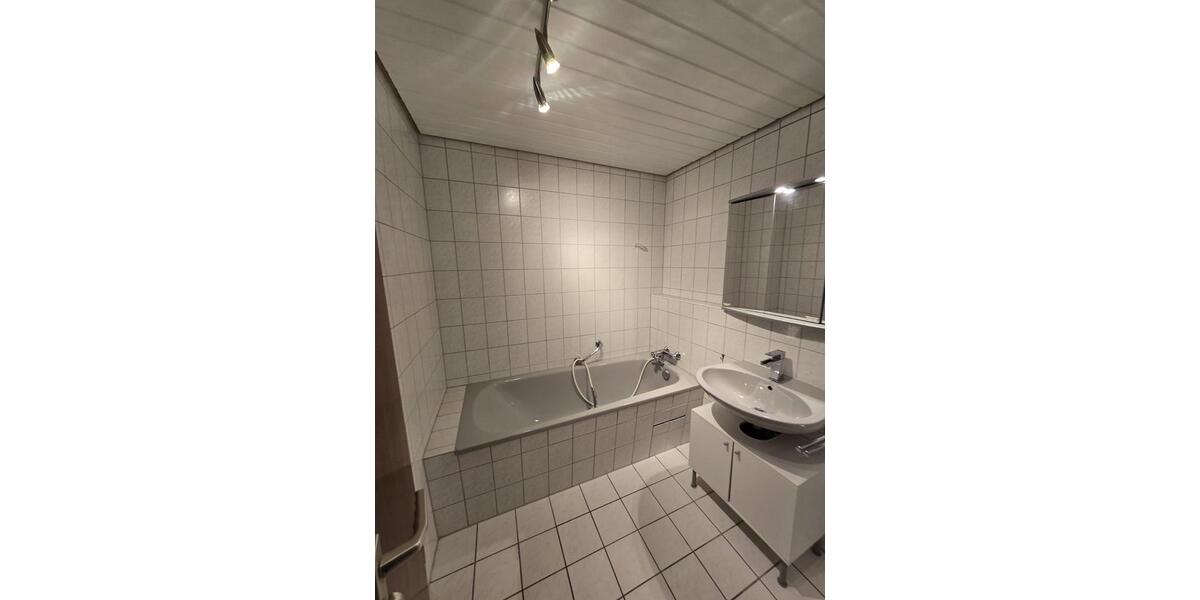 Dachgeschoßwohnung Marbach am Neckar - 3 Zimmer, 100 m&sup2;, 380.000&euro; | Angebot:27595730