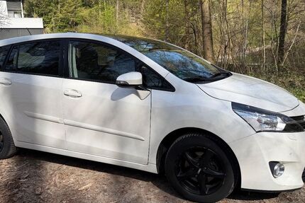 Toyota Verso 146.000 km 12.200 &euro; Stuttgart 70569