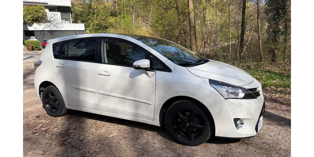 Toyota Verso 146.000 km 12.200 &euro; Stuttgart 70569