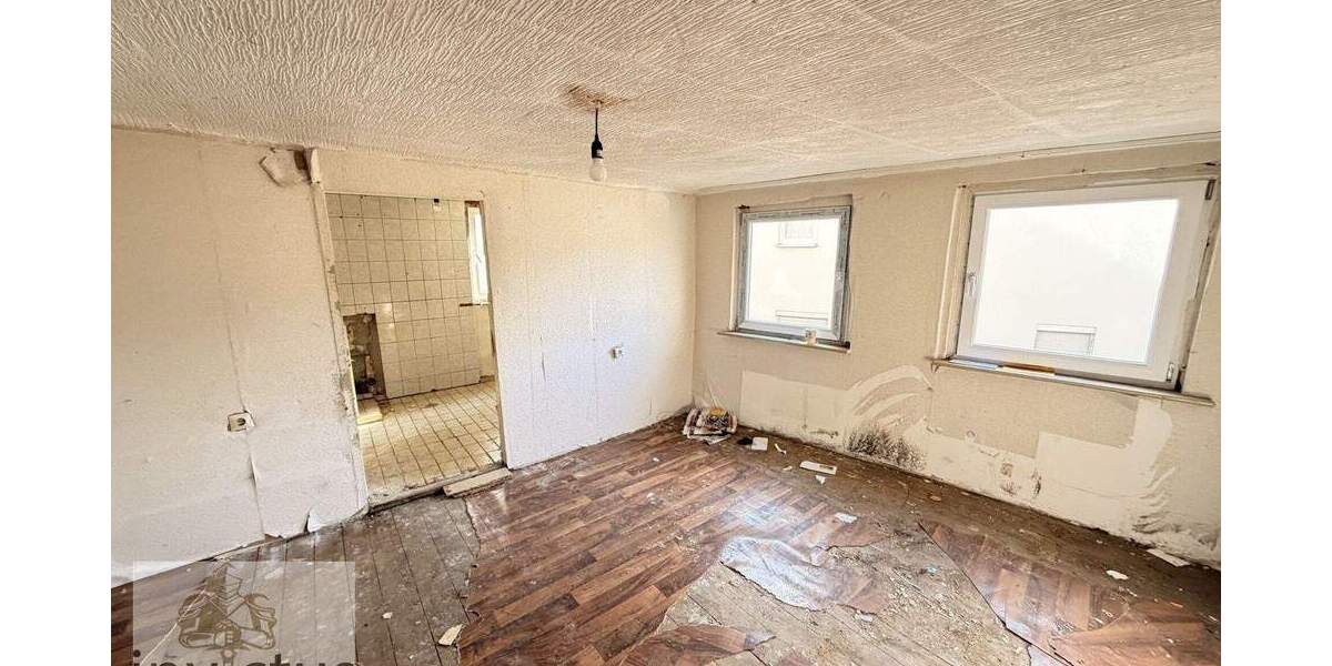 Einfamilienhaus Vaihingen an der Enz / Enzweihingen Enzweihingen - 5 Zimmer, 90 m&sup2;, 99.000&euro; | Angebot:25836706