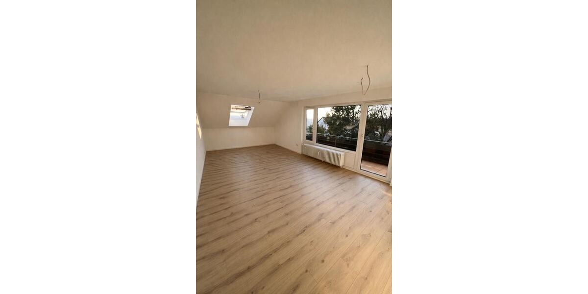 Dachgeschoßwohnung Leonberg - 2 Zimmer, 58 m&sup2;, 880&euro; | Angebot:25945542