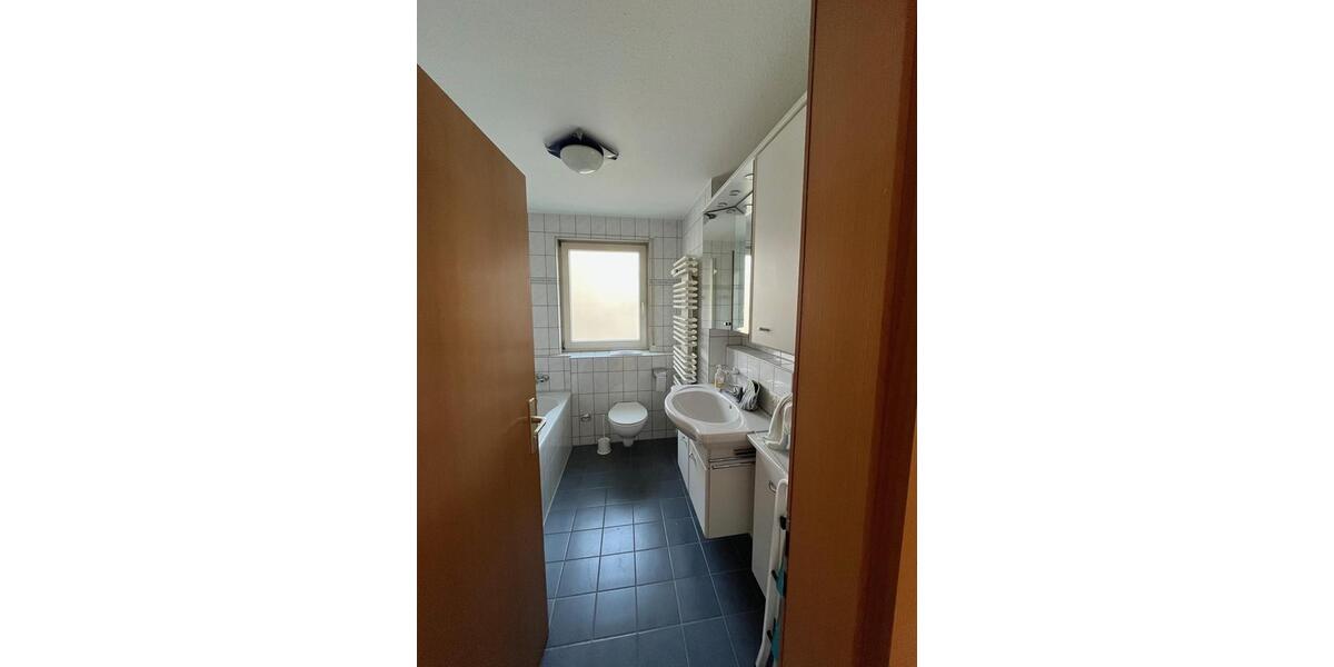 Etagenwohnung Gerlingen - 3.5 Zimmer, 72 m&sup2;, 1.080&euro; | Angebot:25842263