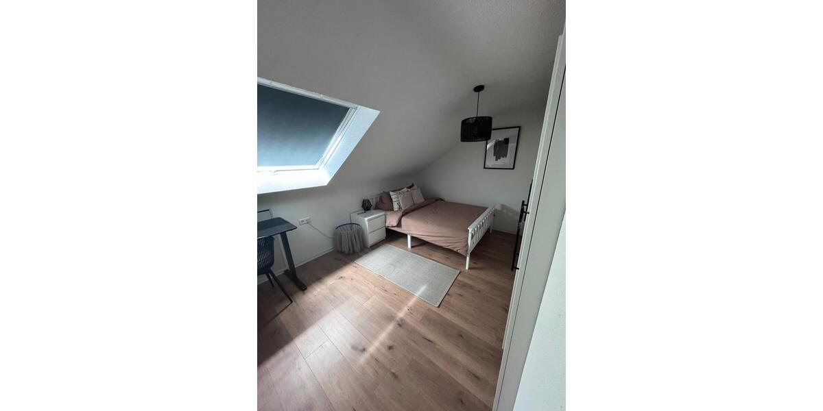 Dachgeschoßwohnung Fellbach Oeffingen - 3 Zimmer, 60 m&sup2;, 900&euro; | Angebot:27564797