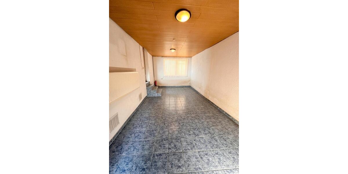 Mehrfamilienhaus, Wohnhaus Stuttgart Mühlhausen - 8 Zimmer, 209 m&sup2;, 585.000&euro; | Angebot:27533807