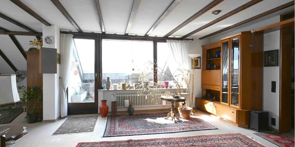 Vielfältige Angebote für Kinder und Jugendliche besonders attraktiv für junge Familien - Dachgeschoßwohnung Stuttgart Neuwirtshaus | Angebot:25990677