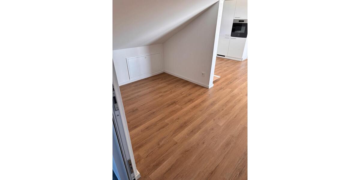 Dachgeschoßwohnung Sindelfingen Darmsheim - 2.5 Zimmer, 73 m&sup2;, 1.200&euro; | Angebot:25292934