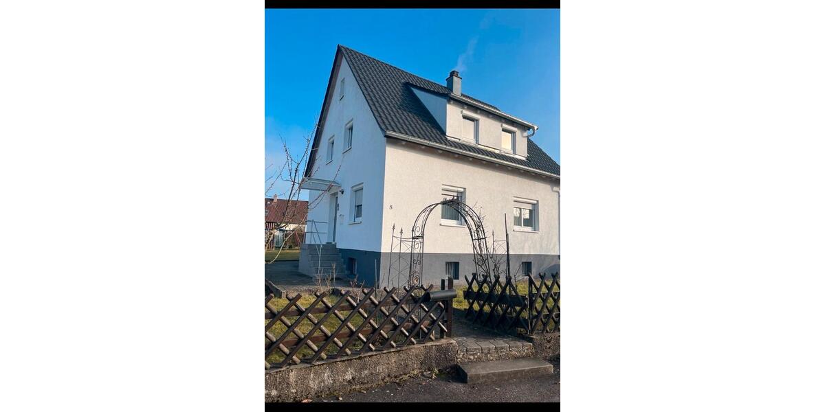 Dachgeschoßwohnung Mühlacker - 2.5 Zimmer, 60 m&sup2;, 700&euro; | Angebot:25995943