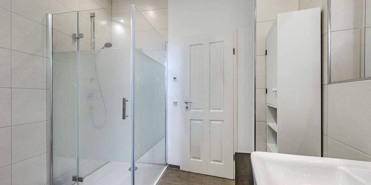 Etagenwohnung Stuttgart / Mitte Süd - 8 Zimmer, 190 m&sup2;, 999.000&euro; | Angebot:26869040
