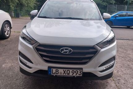 Hyundai TUCSON 183.000 km 11.200 &euro; Marbach am Neckar 71672