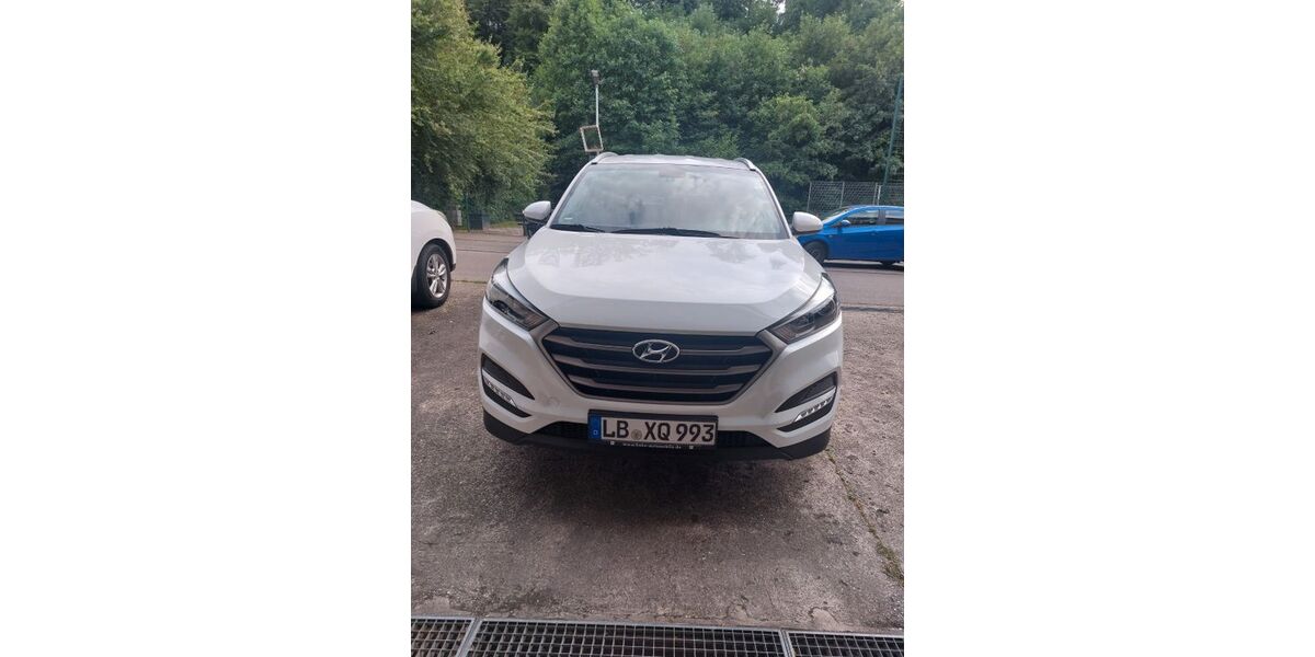Hyundai TUCSON 183.000 km 11.200 &euro; Marbach am Neckar 71672