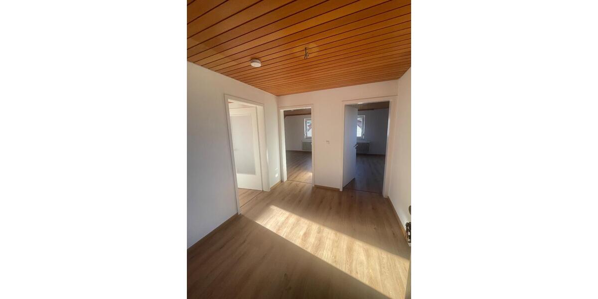Dachgeschoßwohnung Mönsheim - 3 Zimmer, 70 m&sup2;, 820&euro; | Angebot:25791244