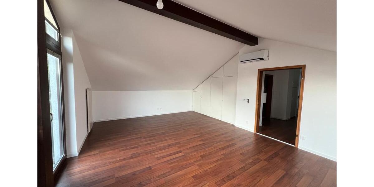 Dachgeschoßwohnung Stuttgart Birkach - 4 Zimmer, 79 m&sup2;, 1.300&euro; | Angebot:27590270