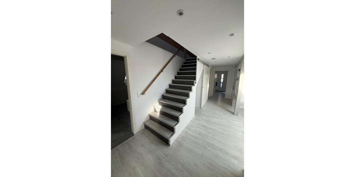 Mehrfamilienhaus, Wohnhaus Ludwigsburg Hoheneck - 20 Zimmer, 300 m&sup2;, 1.000.000&euro; | Angebot:25823883