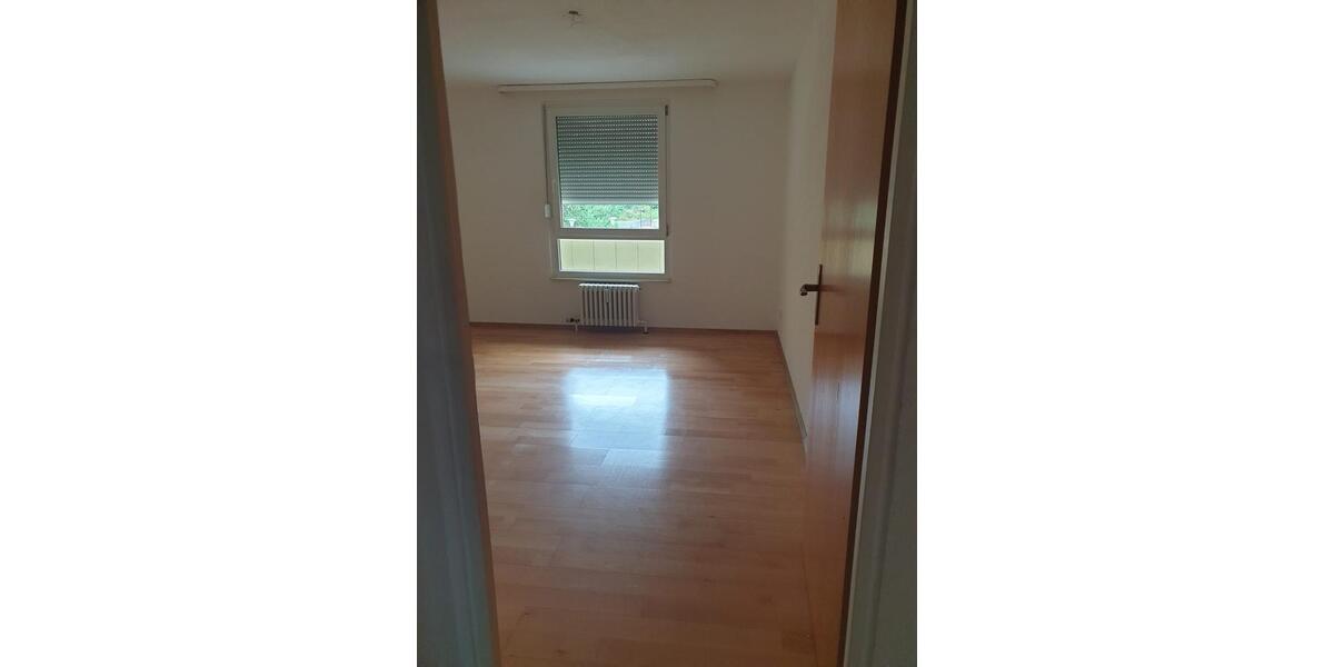 Etagenwohnung Sindelfingen Sindelfingen (Stadt) - 3 Zimmer, 74 m&sup2;, 1.300&euro; | Angebot:27541803