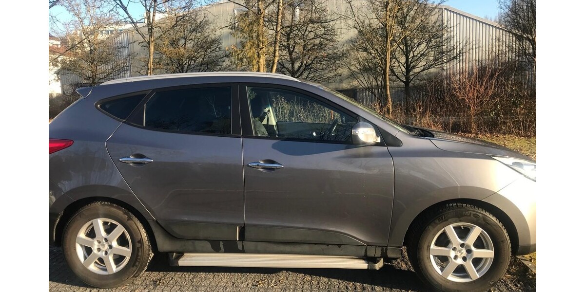 Hyundai IX35 128.000 km 11.900 &euro; Stuttgart 70173