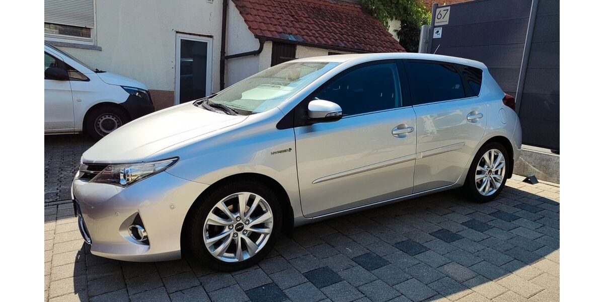 Toyota Auris 69.000 km 13.000 &euro; Heilbronn 74078