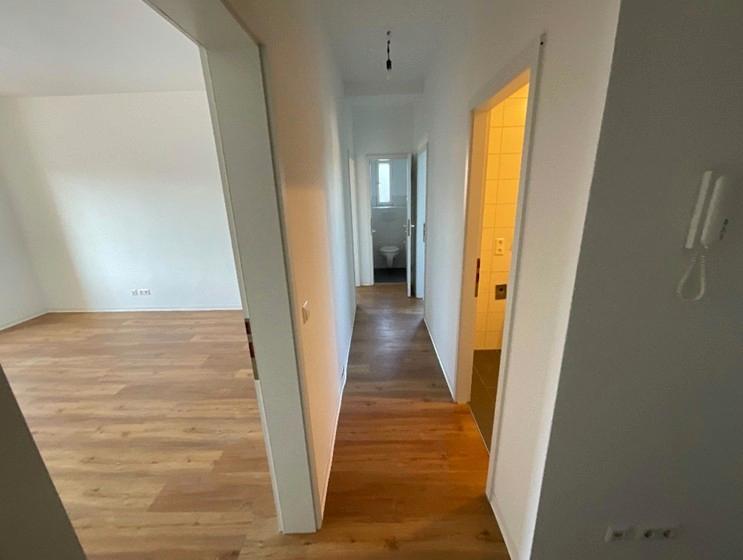 Dachgeschoßwohnung Esslingen am Neckar Pliensauvorstadt - 2 Zimmer, 52 m&sup2;, 477&euro; | Angebot:25960097