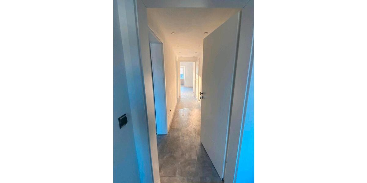 Dachgeschoßwohnung Remshalden - 3 Zimmer, 70 m&sup2;, 850&euro; | Angebot:25064648