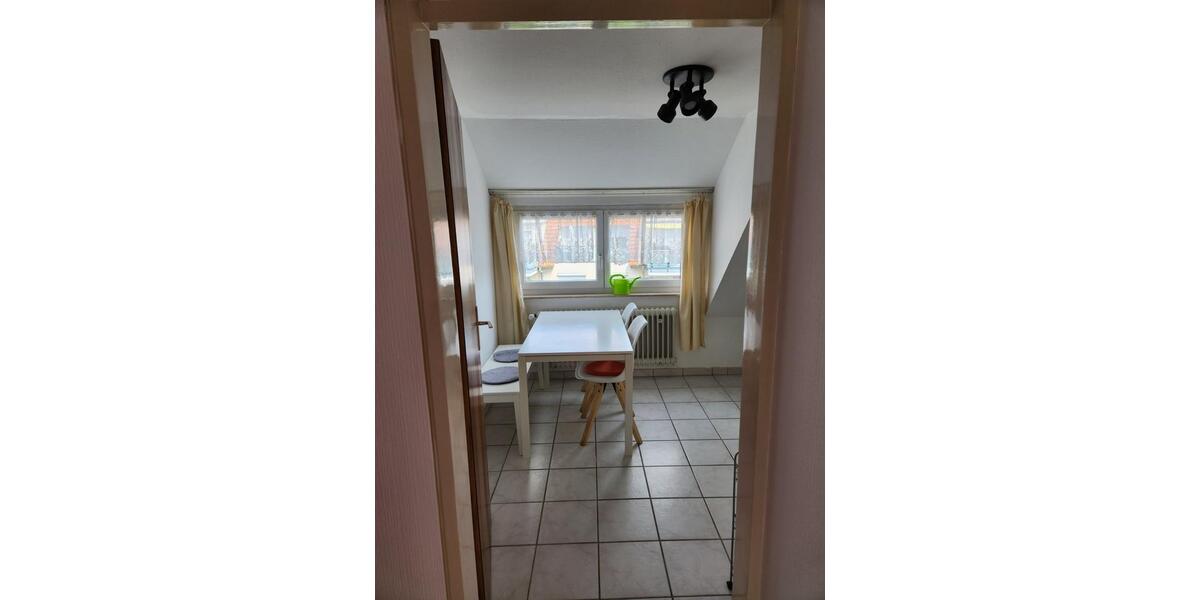 Dachgeschoßwohnung Stuttgart Neuwirtshaus - 1.5 Zimmer, 38 m&sup2;, 745&euro; | Angebot:25355160