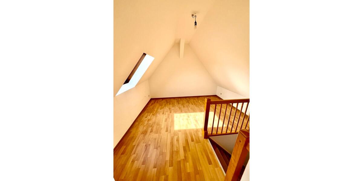 Dachgeschoßwohnung Stuttgart Stuttgart-Süd - 3.5 Zimmer, 64 m&sup2;, 1.060&euro; | Angebot:26331936