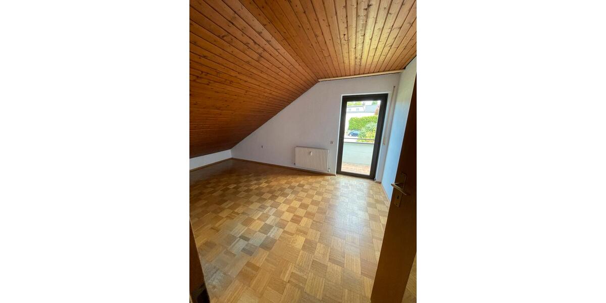 Dachgeschoßwohnung Heilbronn Böckingen - 3 Zimmer, 65 m&sup2;, 990&euro; | Angebot:25977704