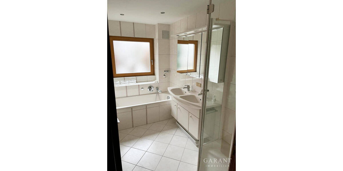 Etagenwohnung Stuttgart Bad Cannstatt - 4 Zimmer, 107 m&sup2;, 1.500&euro; | Angebot:26930193