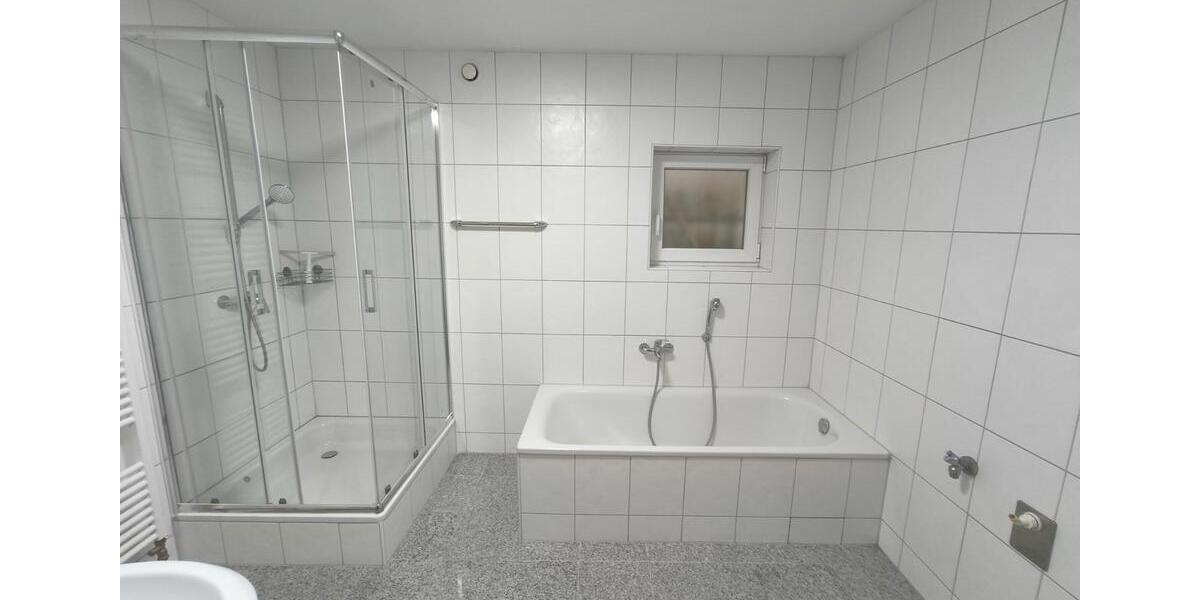 Etagenwohnung Sindelfingen Eichholz - 2.5 Zimmer, 80 m&sup2;, 340.000&euro; | Angebot:27533758