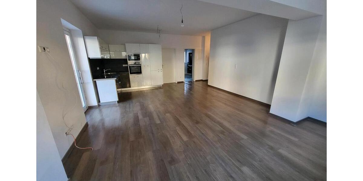 Erdgeschoßwohnung Sindelfingen - 3 Zimmer, 94 m&sup2;, 1.250&euro; | Angebot:27551814