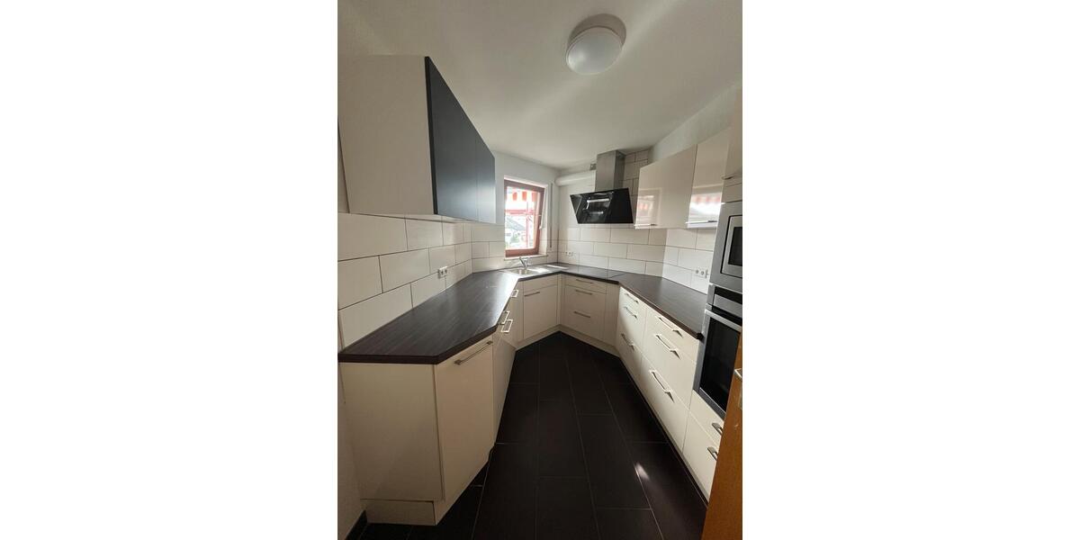 Etagenwohnung Hessigheim - 4.5 Zimmer, 96 m&sup2;, 1.400&euro; | Angebot:25930069