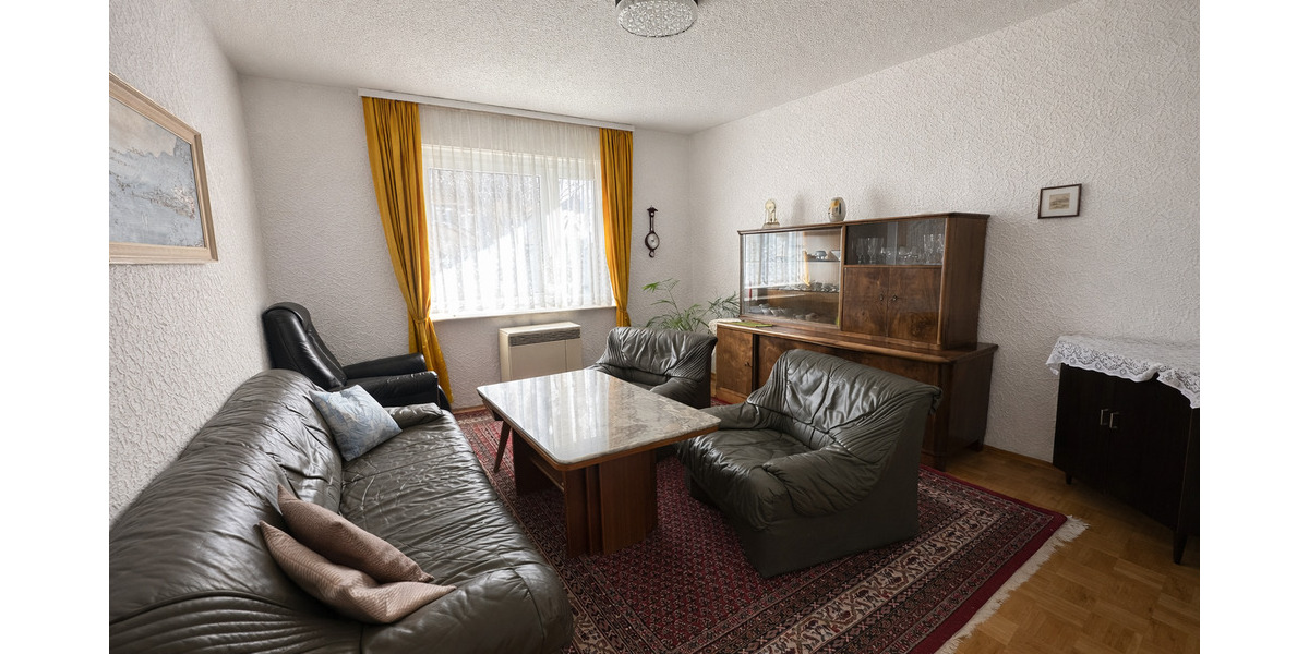 Mehrfamilienhaus, Wohnhaus Stuttgart Degerloch - 8 Zimmer, 181 m&sup2;, 778.000&euro; | Angebot:25836698