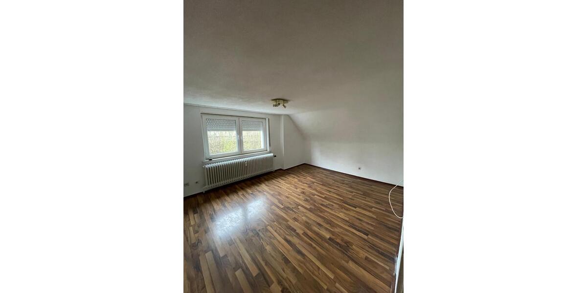 Dachgeschoßwohnung Weinsberg - 3 Zimmer, 70 m&sup2;, 850&euro; | Angebot:25394832