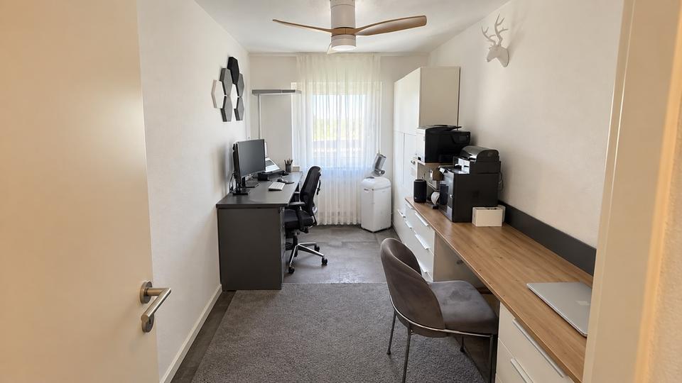 Etagenwohnung Esslingen am Neckar Brühl - 4 Zimmer, 101 m&sup2;, 1.650&euro; | Angebot:27550300