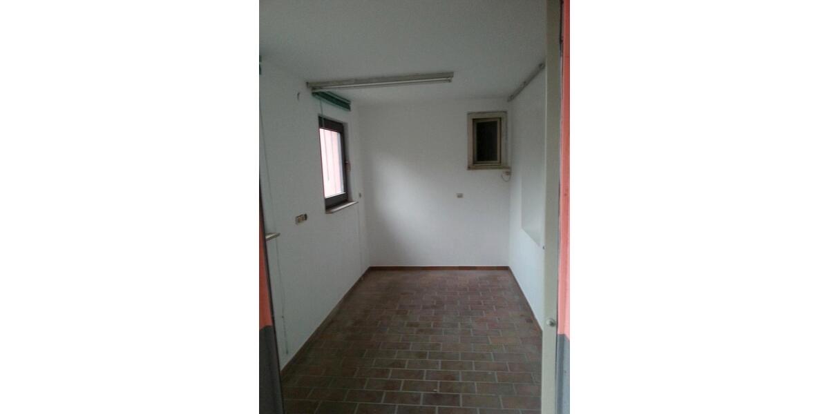 Erdgeschoßwohnung Schorndorf - 3 Zimmer, 85 m&sup2;, 1.180&euro; | Angebot:27576125