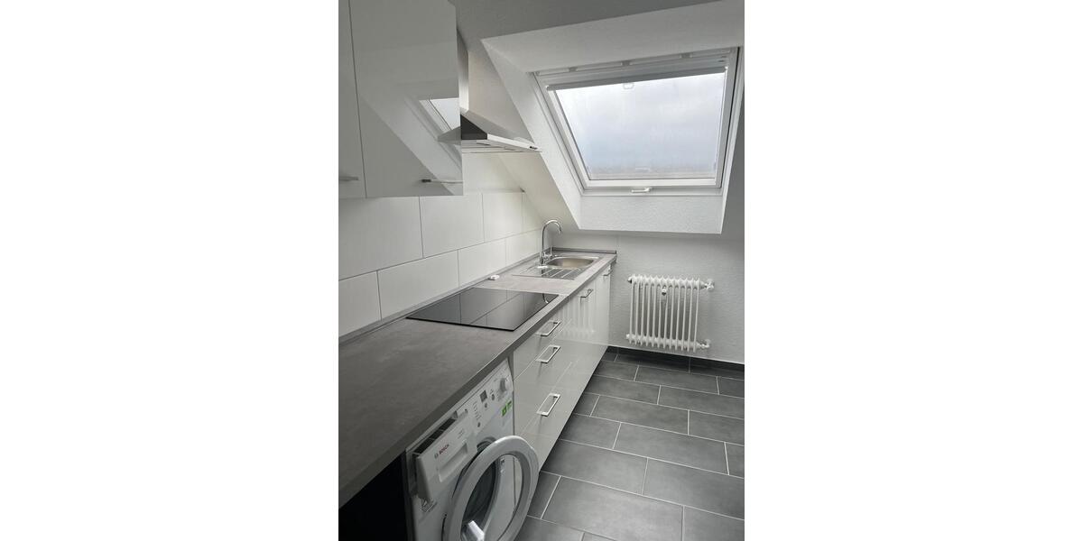 Dachgeschoßwohnung Heilbronn - 4 Zimmer, 90 m&sup2;, 1.090&euro; | Angebot:25987915