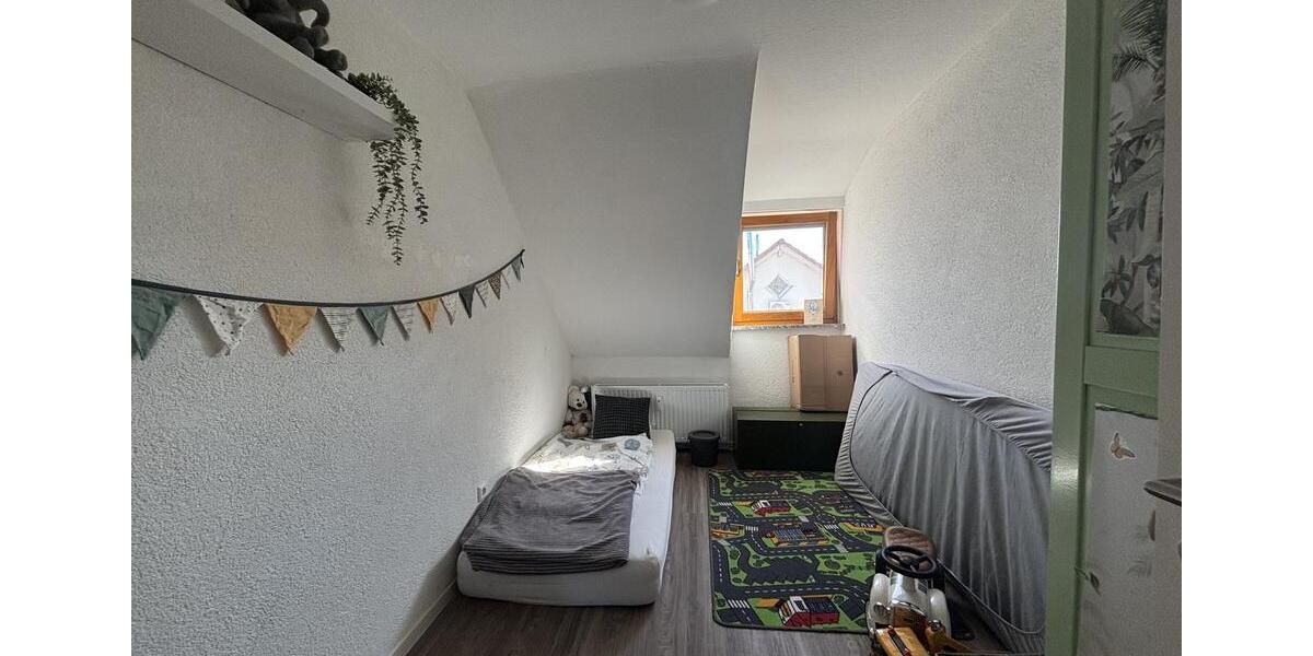 Dachgeschoßwohnung Pleidelsheim - 3 Zimmer, 65 m&sup2;, 840&euro; | Angebot:26477080