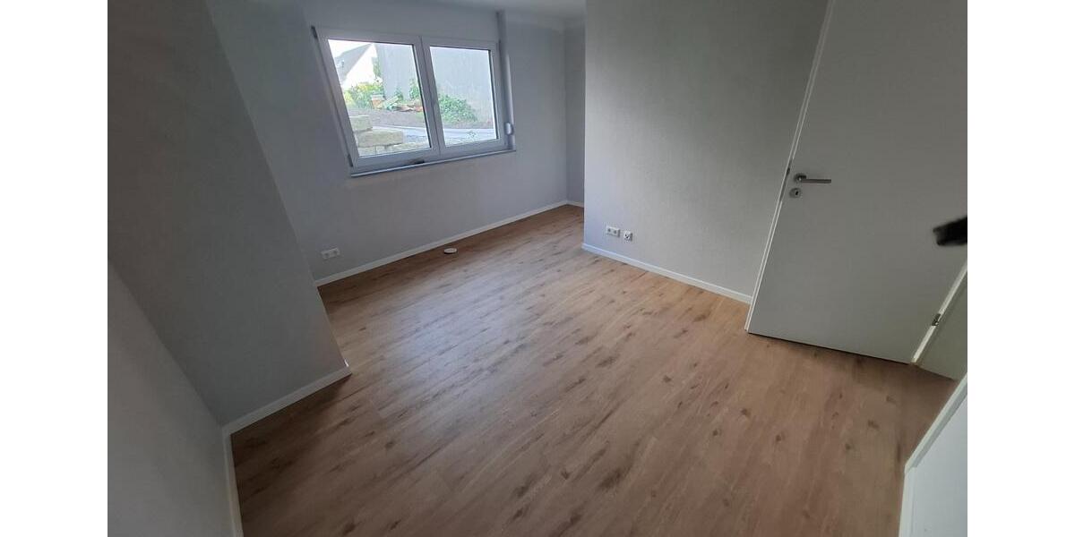 Etagenwohnung Leonberg - 3 Zimmer, 104 m&sup2;, 1.600&euro; | Angebot:25957118