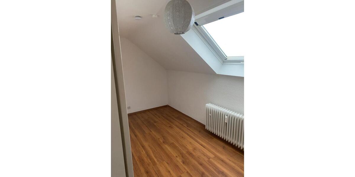 Dachgeschoßwohnung Schorndorf - 3 Zimmer, 59 m&sup2;, 780&euro; | Angebot:25216223