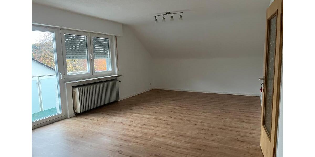 Dachgeschoßwohnung Berglen - 3 Zimmer, 80 m&sup2;, 1.030&euro; | Angebot:26420792