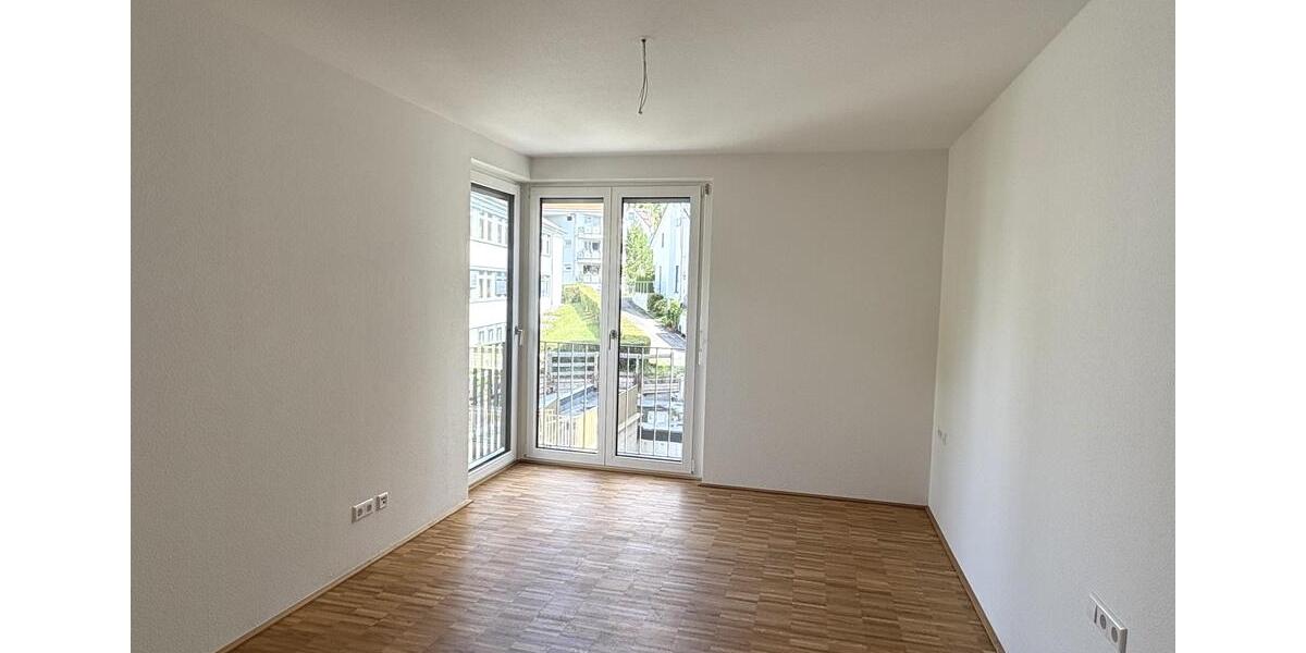 Dachgeschoßwohnung Leonberg - 3 Zimmer, 80 m&sup2;, 1.691&euro; | Angebot:23643520