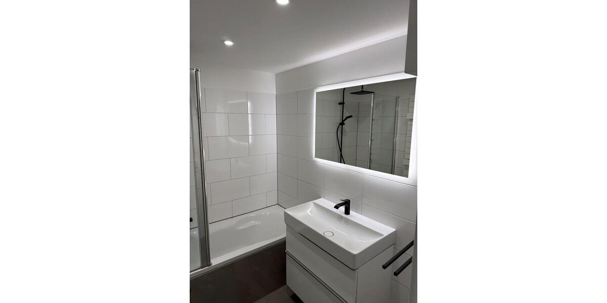 Dachgeschoßwohnung Stuttgart Mühlhausen - 4.5 Zimmer, 122 m&sup2;, 2.100&euro; | Angebot:25174546