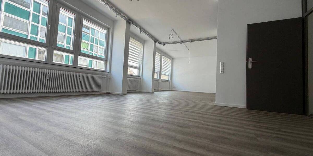Gewerbeobjekt Stuttgart Ost - 3 Zimmer, 1.800&euro; | Angebot:26472847