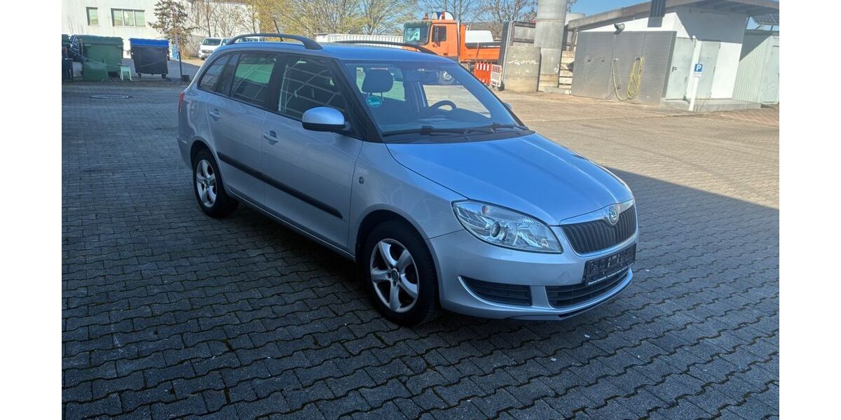 Skoda Fabia 255.105 km 3.990 &euro; Waiblingen Neustadt ( 15 km von Stuttgart ) 71336