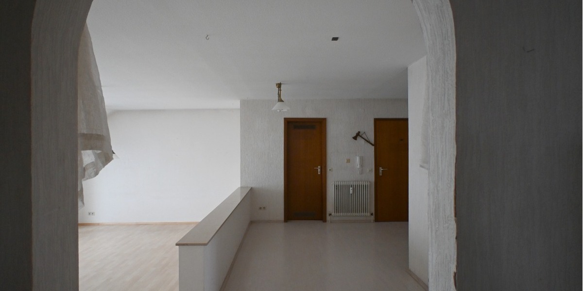 Einziehen, gestalten, wohlfühlen – Ihr Zuhause mit Schlossblick - Dachgeschoßwohnung Vaihingen | Angebot:24862389