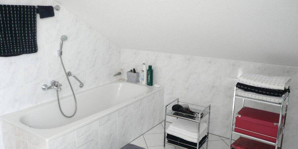 Doppelhaushälfte Friolzheim - 5 Zimmer, 120 m&sup2;, 540.000&euro; | Angebot:26023385