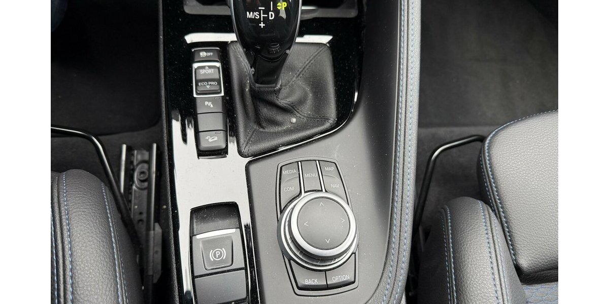 BMW X1 2.0i xDrive M Sportpaket LED,Navi,AHK* 19.000 km 33.650 &euro; Schorndorf 73614