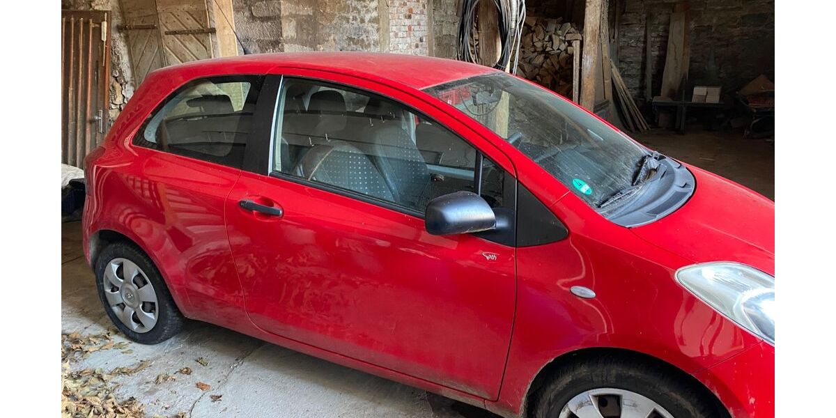 Toyota Yaris 145.000 km 1.999 &euro; Heilbronn 74072