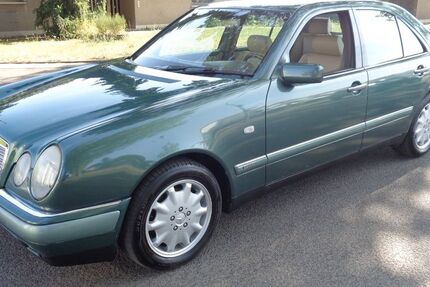 Mercedes-Benz E 320 152.416 km 9.990 &euro; Heilbronn 74080