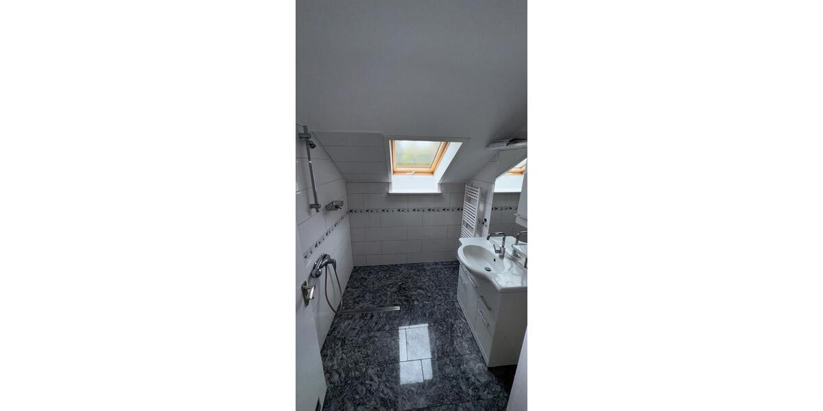 Dachgeschoßwohnung Ludwigsburg Eglosheim - 3 Zimmer, 48 m&sup2;, 890&euro; | Angebot:27540321