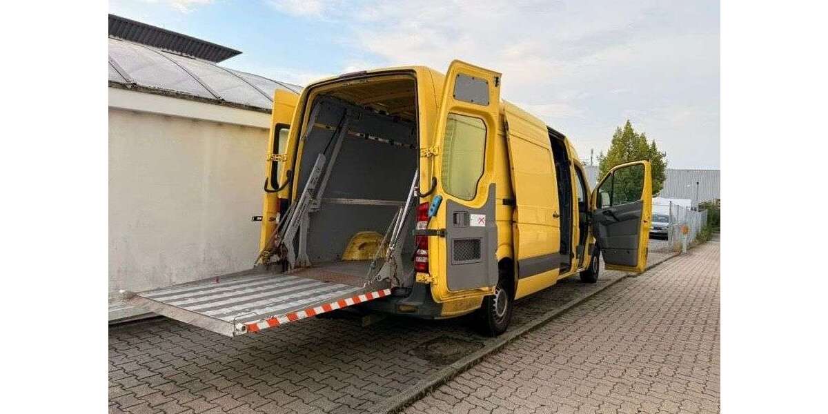 Mercedes-Benz Sprinter 125.695 km 15.990 &euro; Magstadt 71106