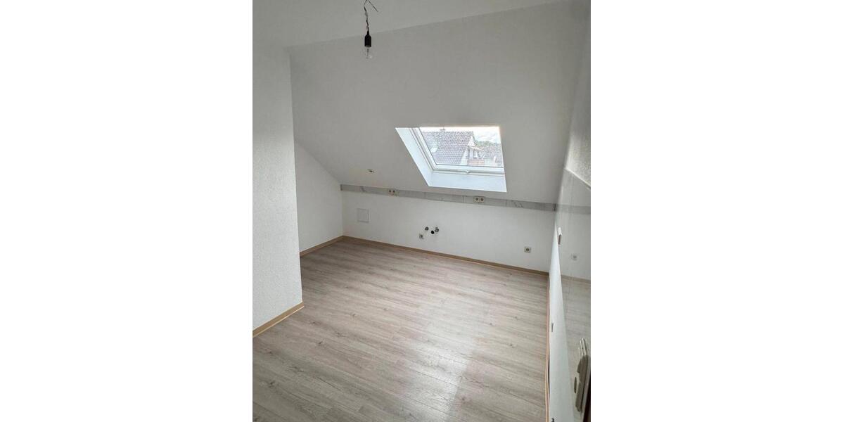 Dachgeschoßwohnung Schorndorf - 3.5 Zimmer, 100 m&sup2;, 1.100&euro; | Angebot:27568184